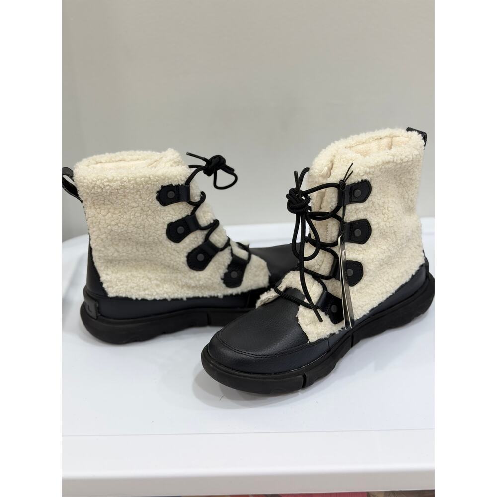 Sorel Women's Explorer II Joan Cozy Boot size 8.5  sherpa ivory cream winter